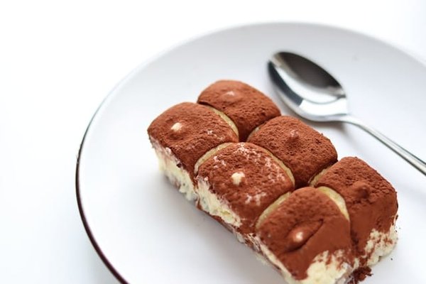 Quels sont les secrets pour un tiramisu au chocolat et au café léger?
